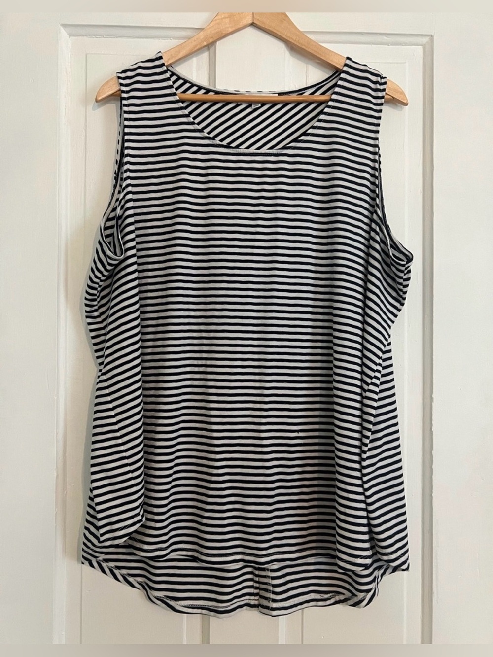 Rose & Olive Women’s 3XL Navy Striped Tank Top Blouse Shirt